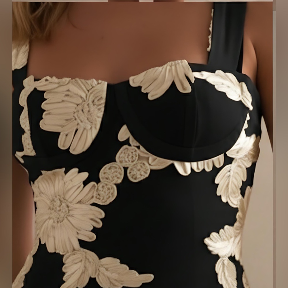 Backless 3D Floral Mini Dress Black - Picture 2 of 5